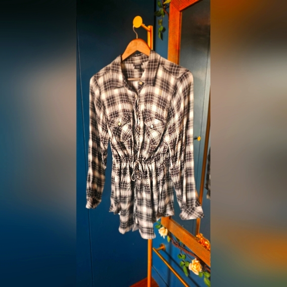 Plaid Button-Up Shirt - Picture 1 of 4